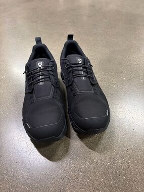 On Running Men’s Black Athletic Trail Sneakers Cloud 6 Waterproof Men’s 10.5
